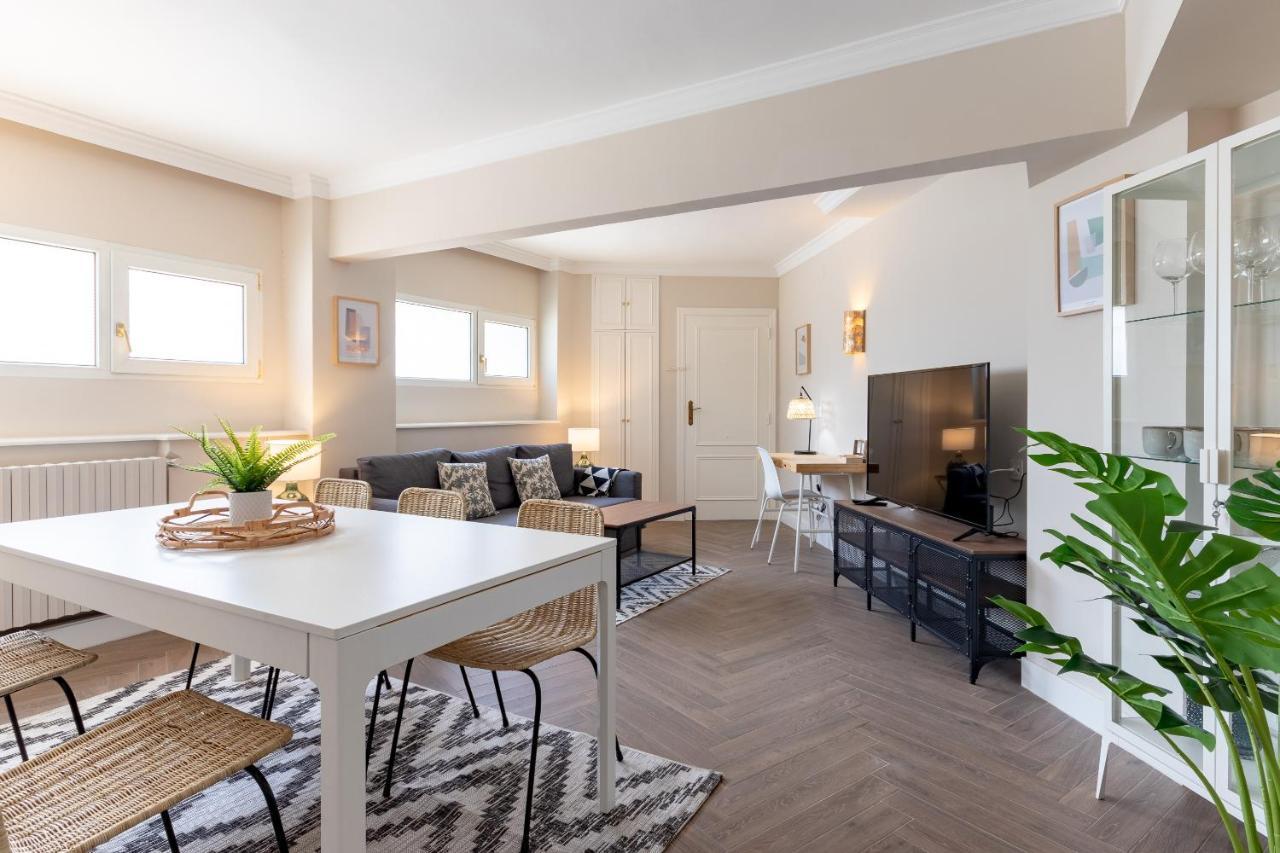 Apt In Neguri, 5 Min From The Beach & Metro Гечо Екстериор снимка